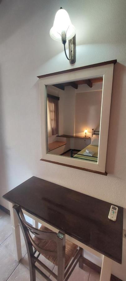Ο Μπαξεσ Appartement Livadi  Buitenkant foto