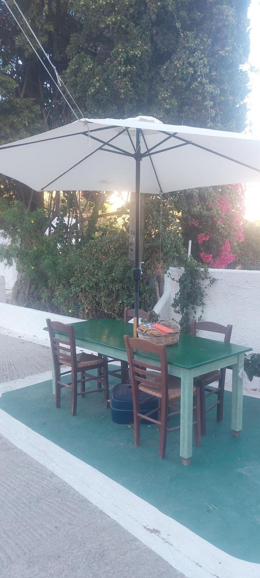 Ο Μπαξεσ Appartement Livadi  Buitenkant foto