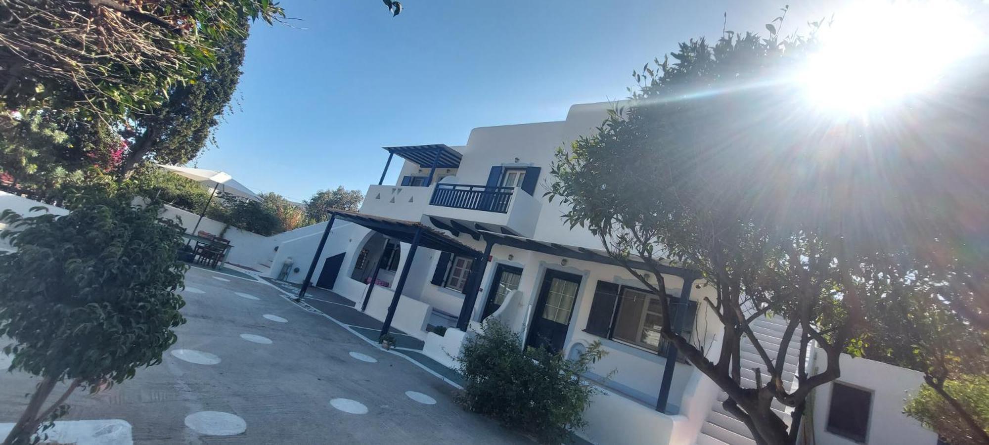 Ο Μπαξεσ Appartement Livadi  Buitenkant foto